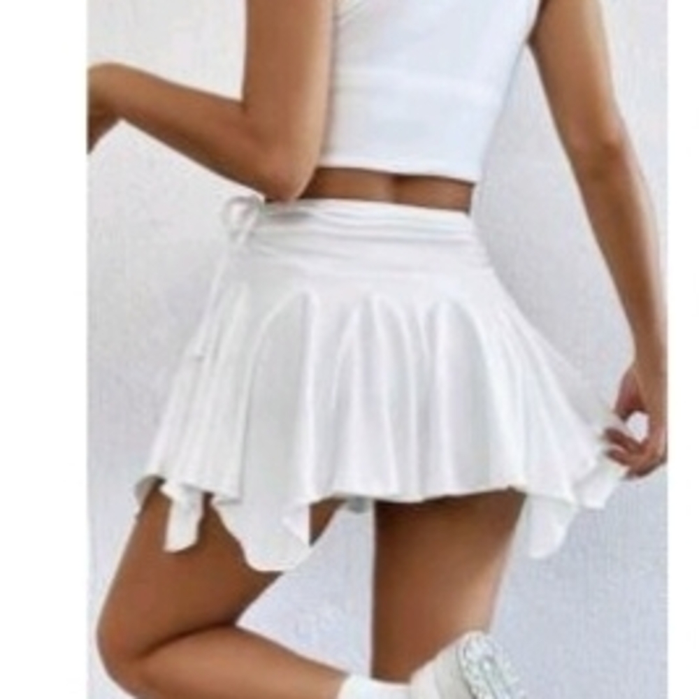 SHEIN White Flowy Skort